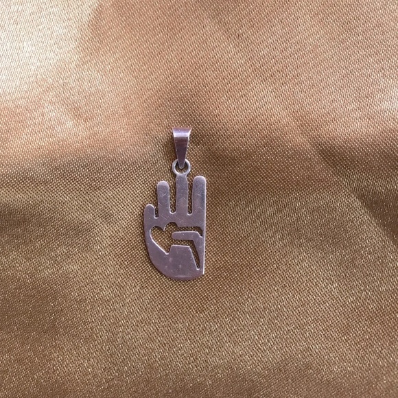 Sterling silver hand pendant, peace, unisex, love, boho, chic - Picture 3 of 5